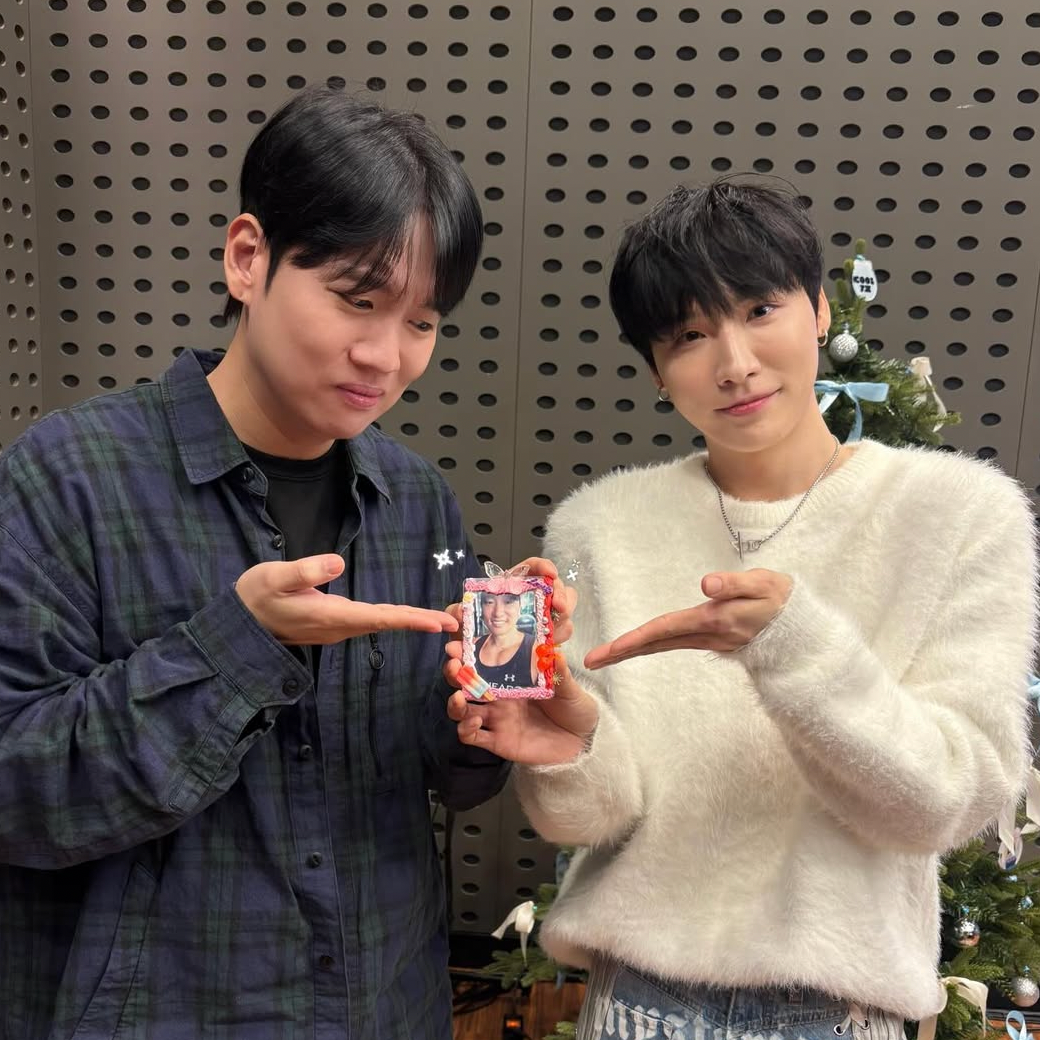 A moment captured by Jeon Woong (AB6IX)'s fan