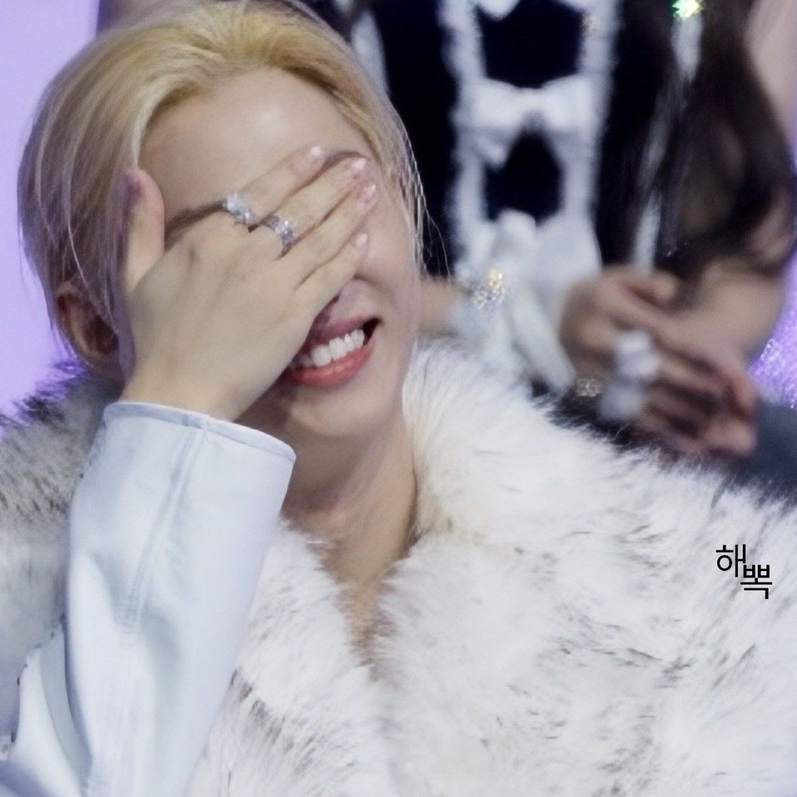 Latest photo of Felix (Stray Kids)