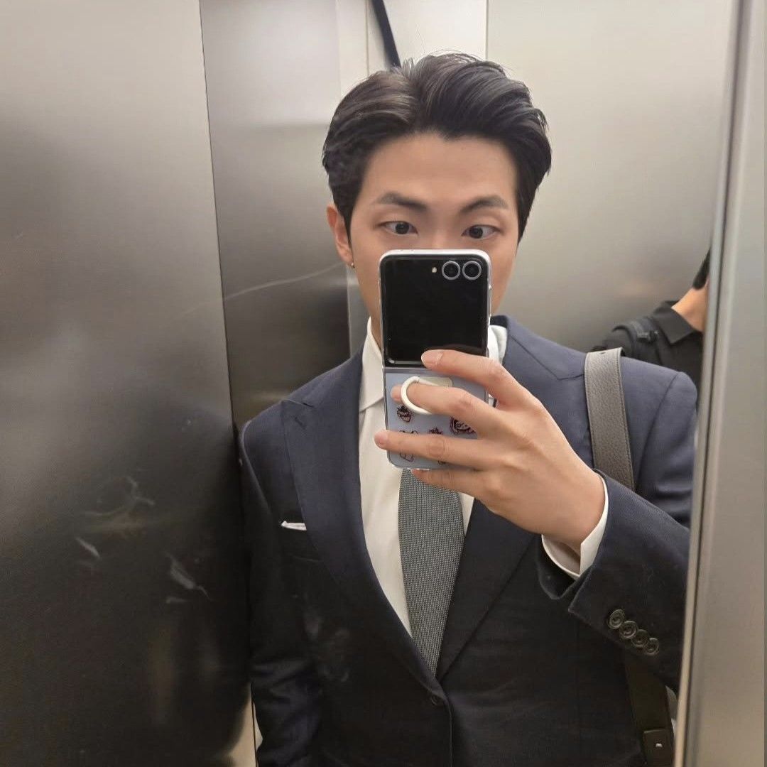 Behind-the-scenes cut of RM (BTS)