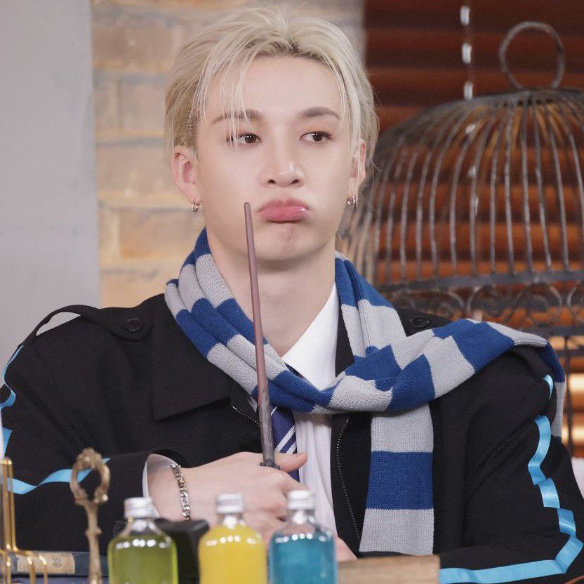 Behind-the-scenes cut of Stray Kids