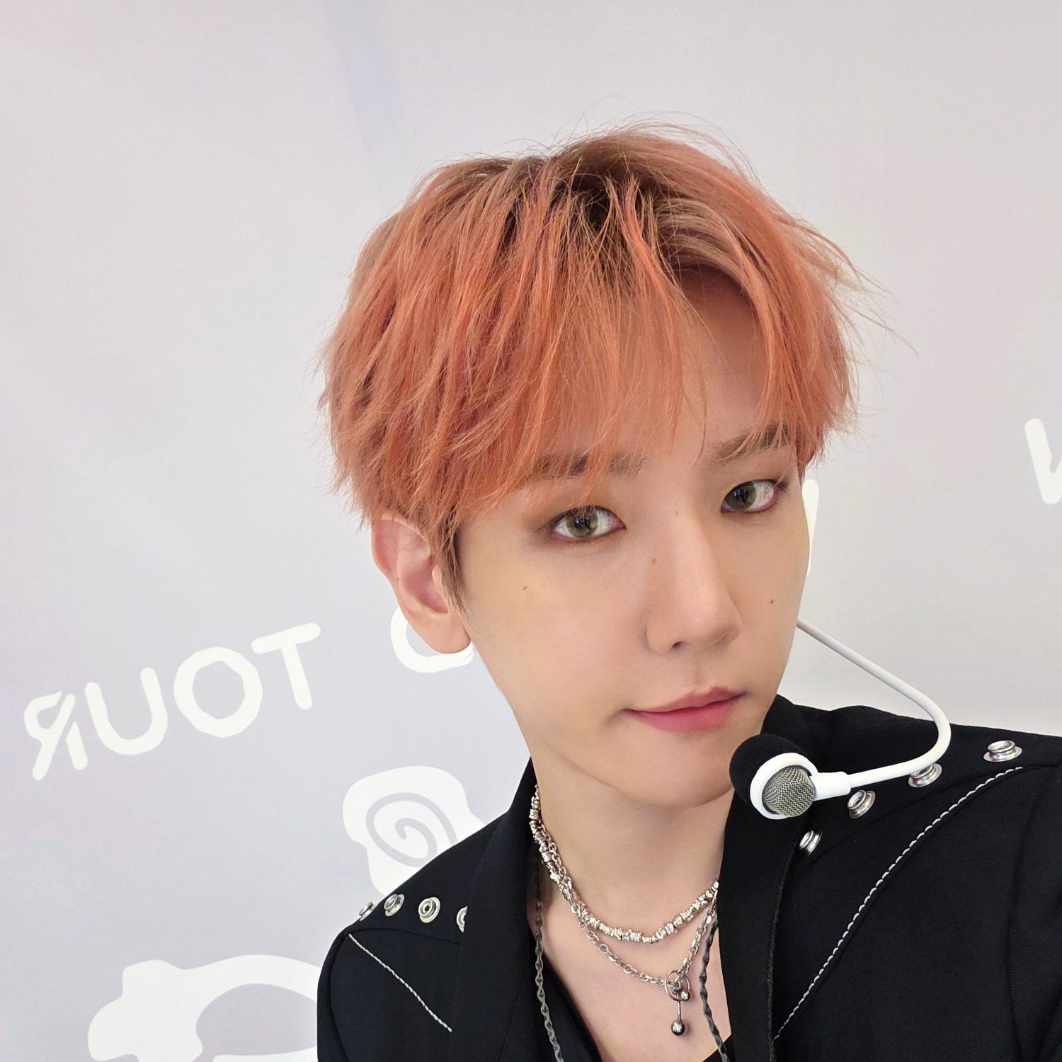 A moment captured by Baekhyun (EXO)'s fan