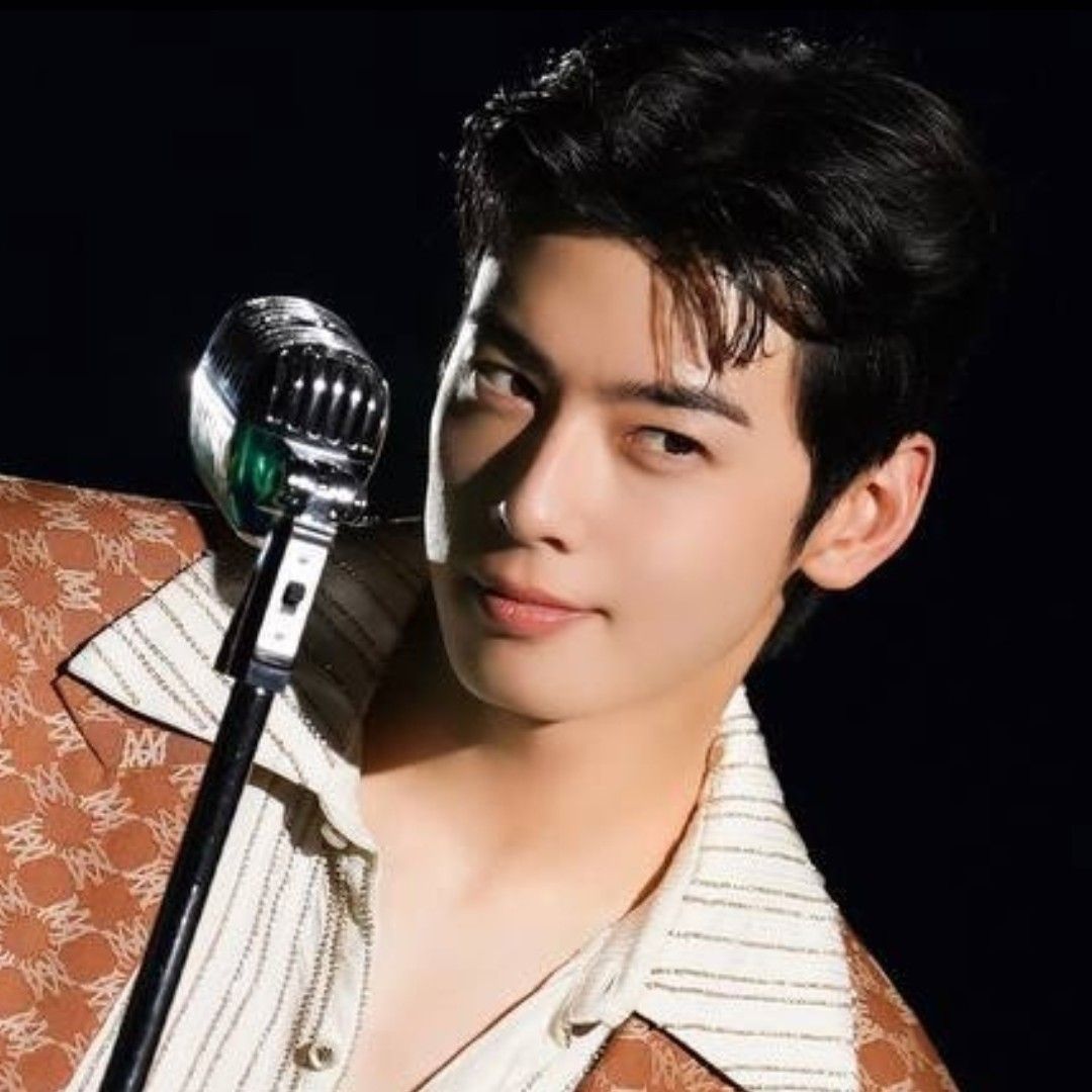 Latest photo of Eunwoo (ASTRO)