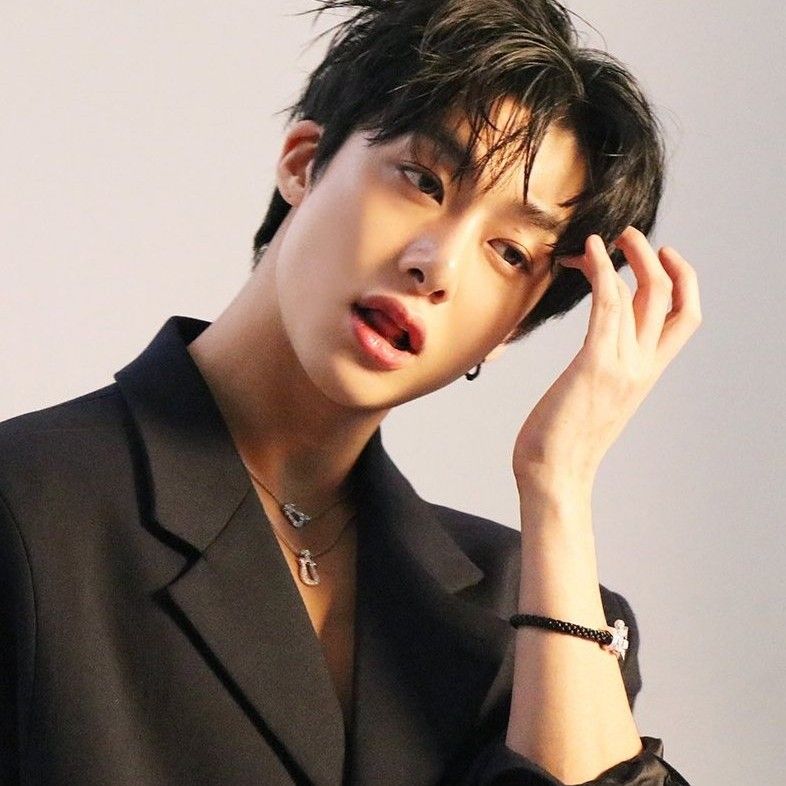 Foto aktivitas terbaru MONSTA X