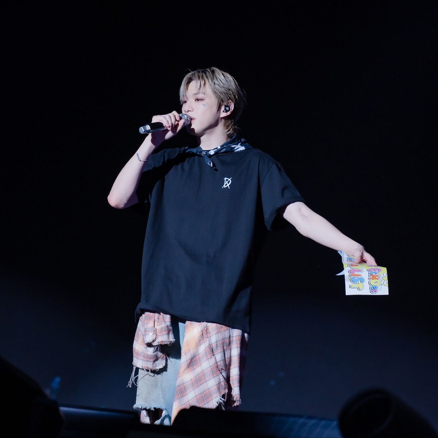 A moment captured by Kang Daniel's fan