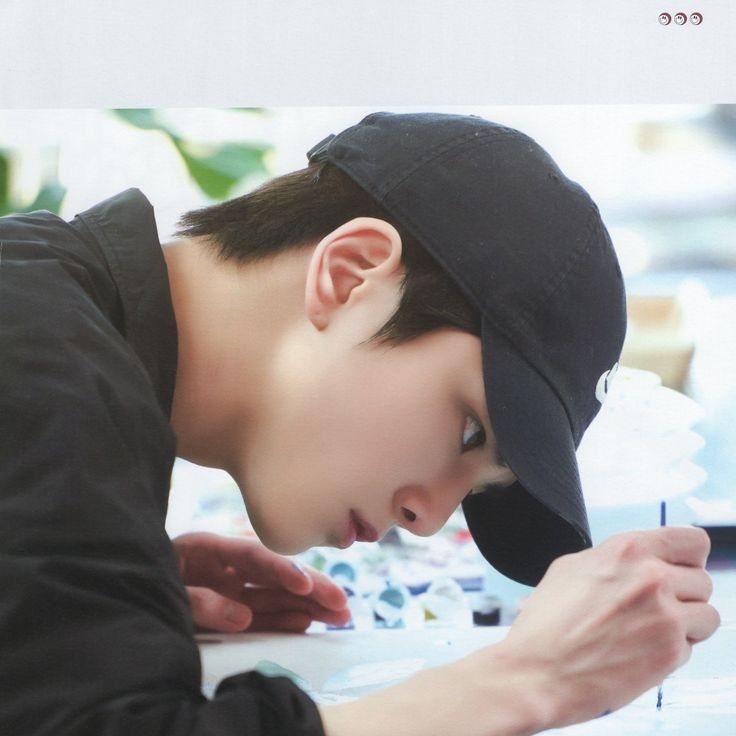 Behind-the-scenes cut of Younghoon (THE BOYZ)