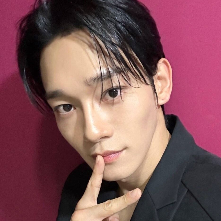 Behind-the-scenes cut of Chen (EXO)