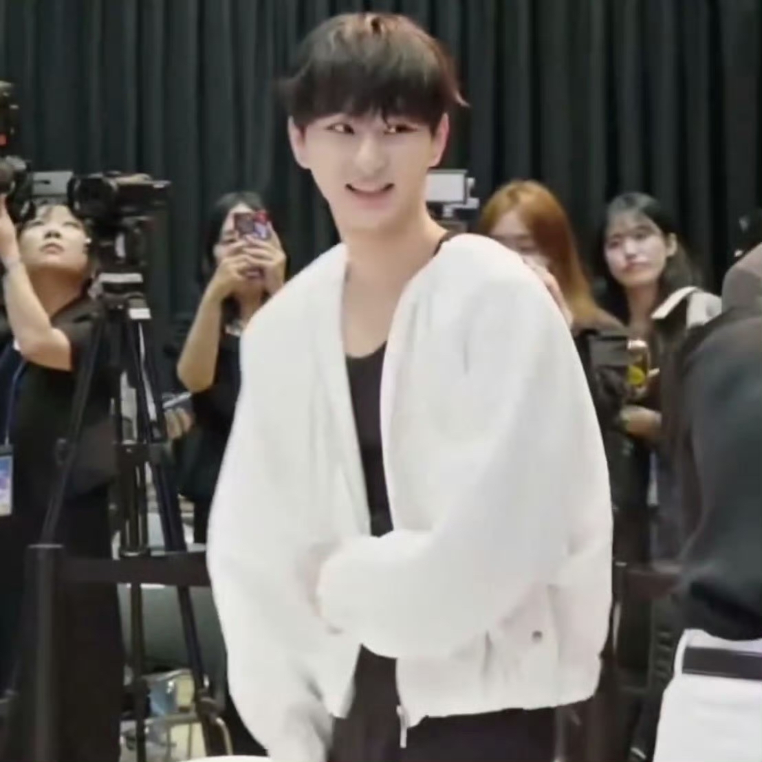 Foto terbaru Jungwon (ENHYPEN)