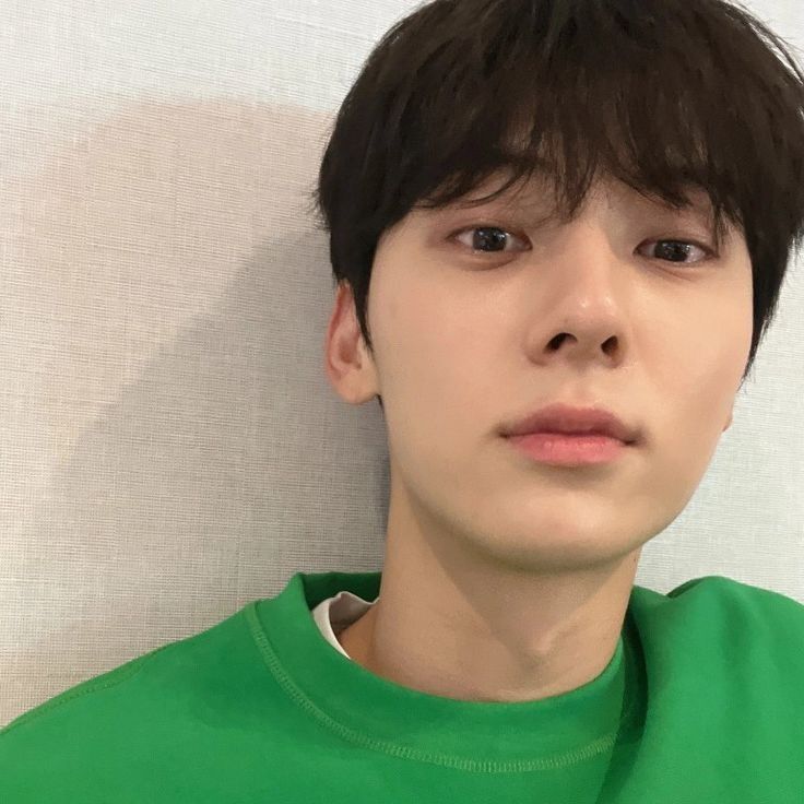 Behind-the-scenes cut of Hwang Minhyun