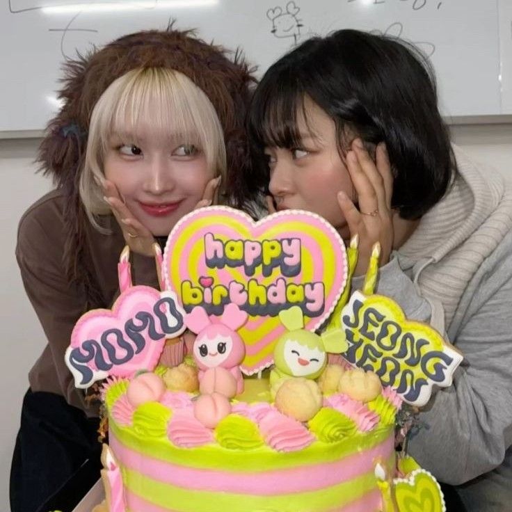 Momo (TWICE)的最新照片