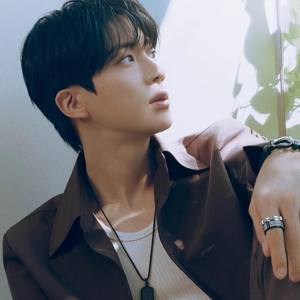 진 (방탄소년단)의 최신 사진