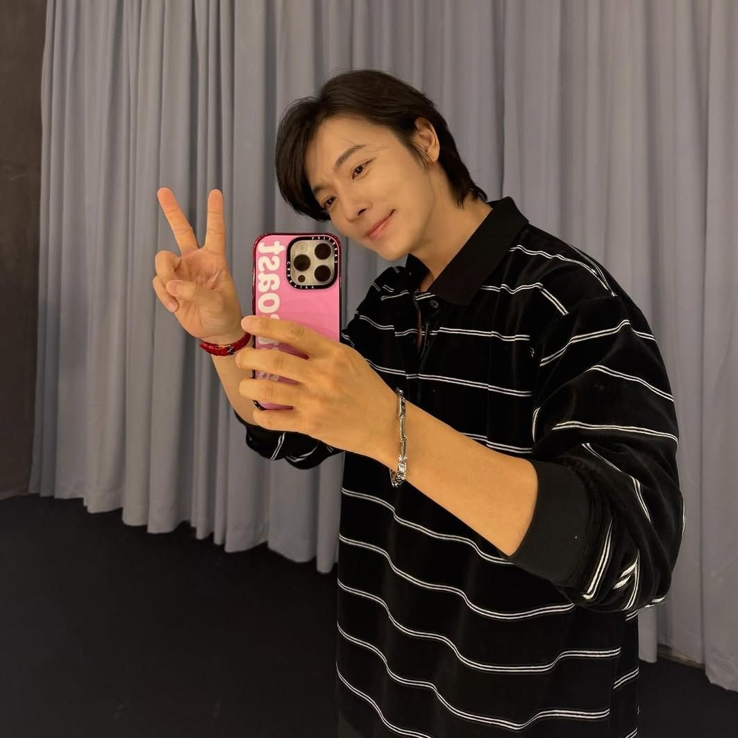 Behind-the-scenes cut of Donghae (Super Junior)