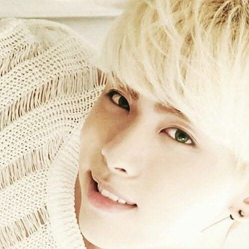 Foto terbaru Jonghyun (SHINee)