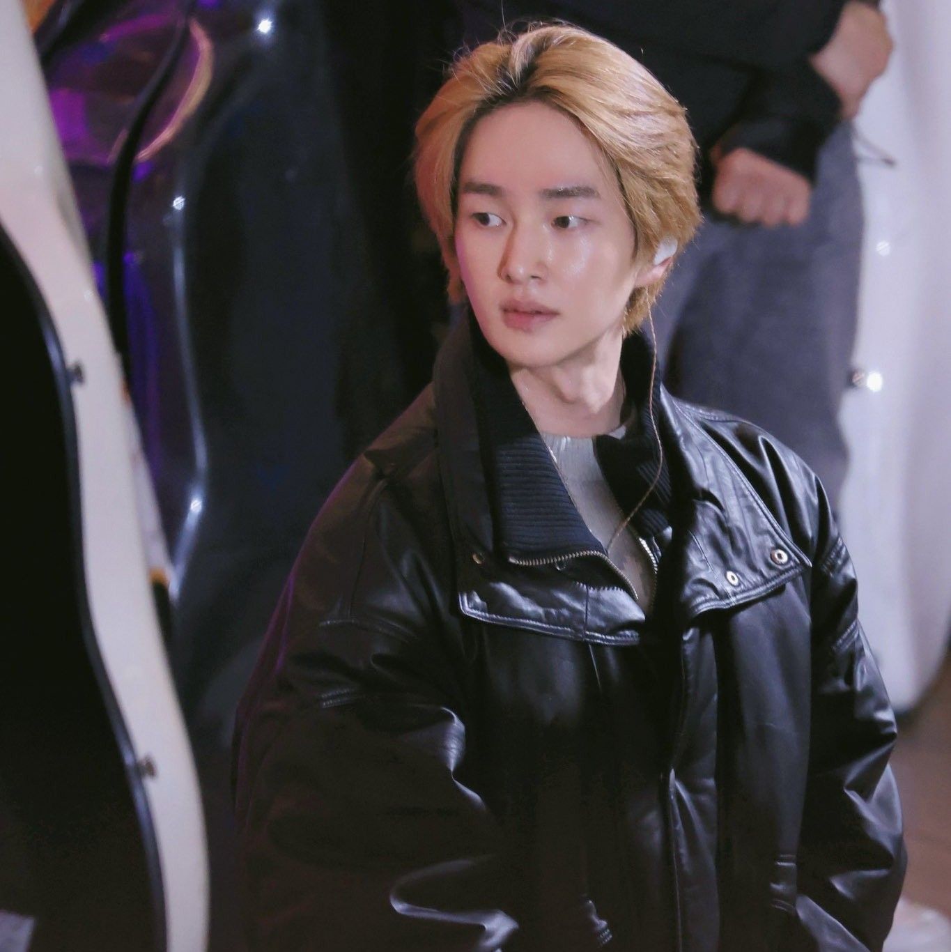 A moment captured by Onew (SHINee)'s fan