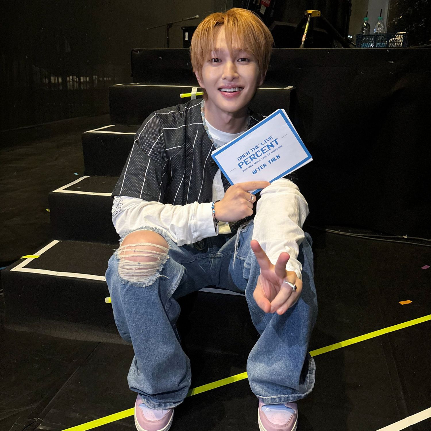 A moment captured by Onew (SHINee)'s fan