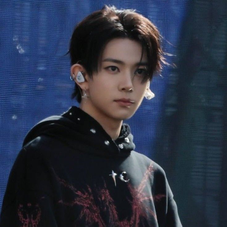 Foto terbaru Heeseung (ENHYPEN)