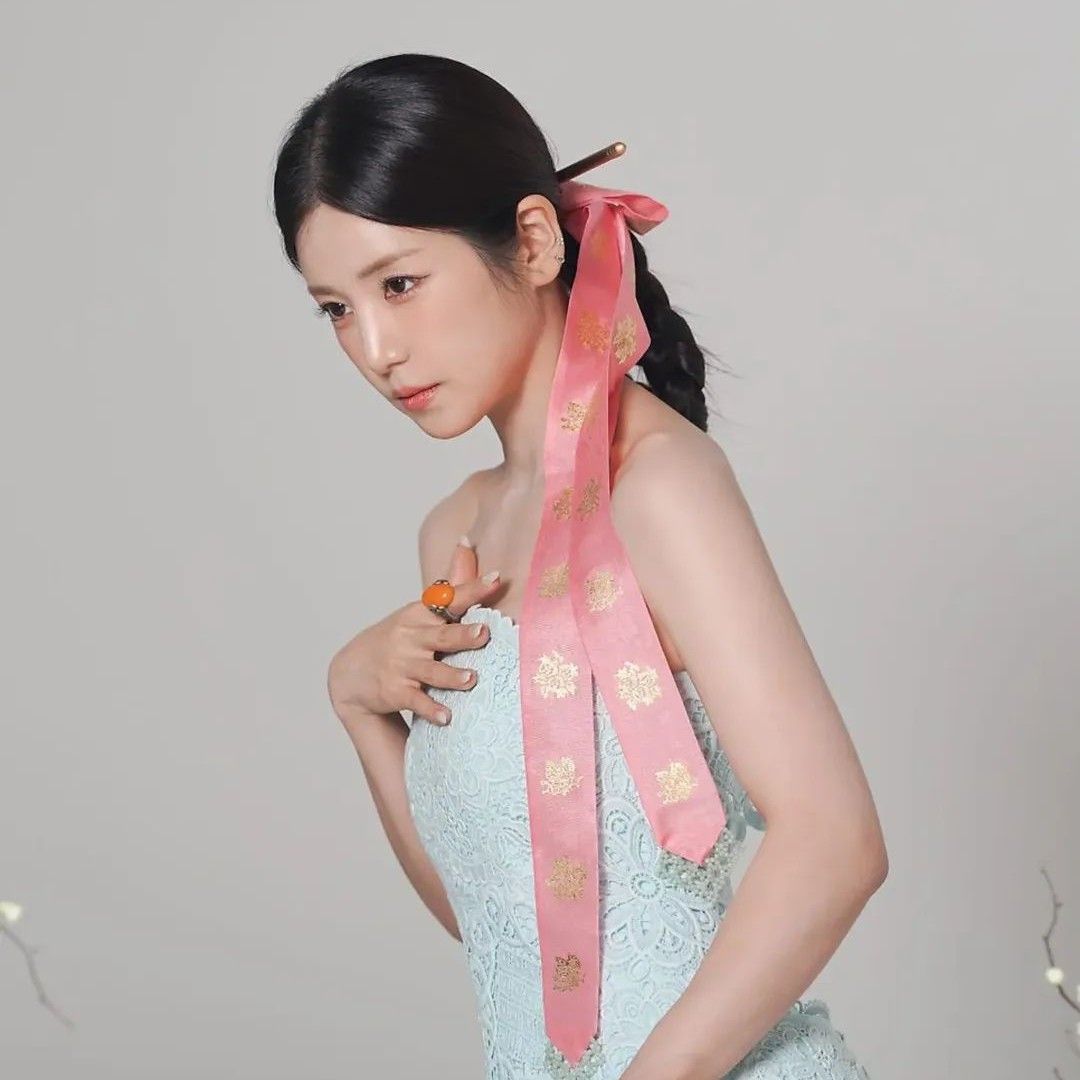 Latest photo of Park Chorong (Apink)