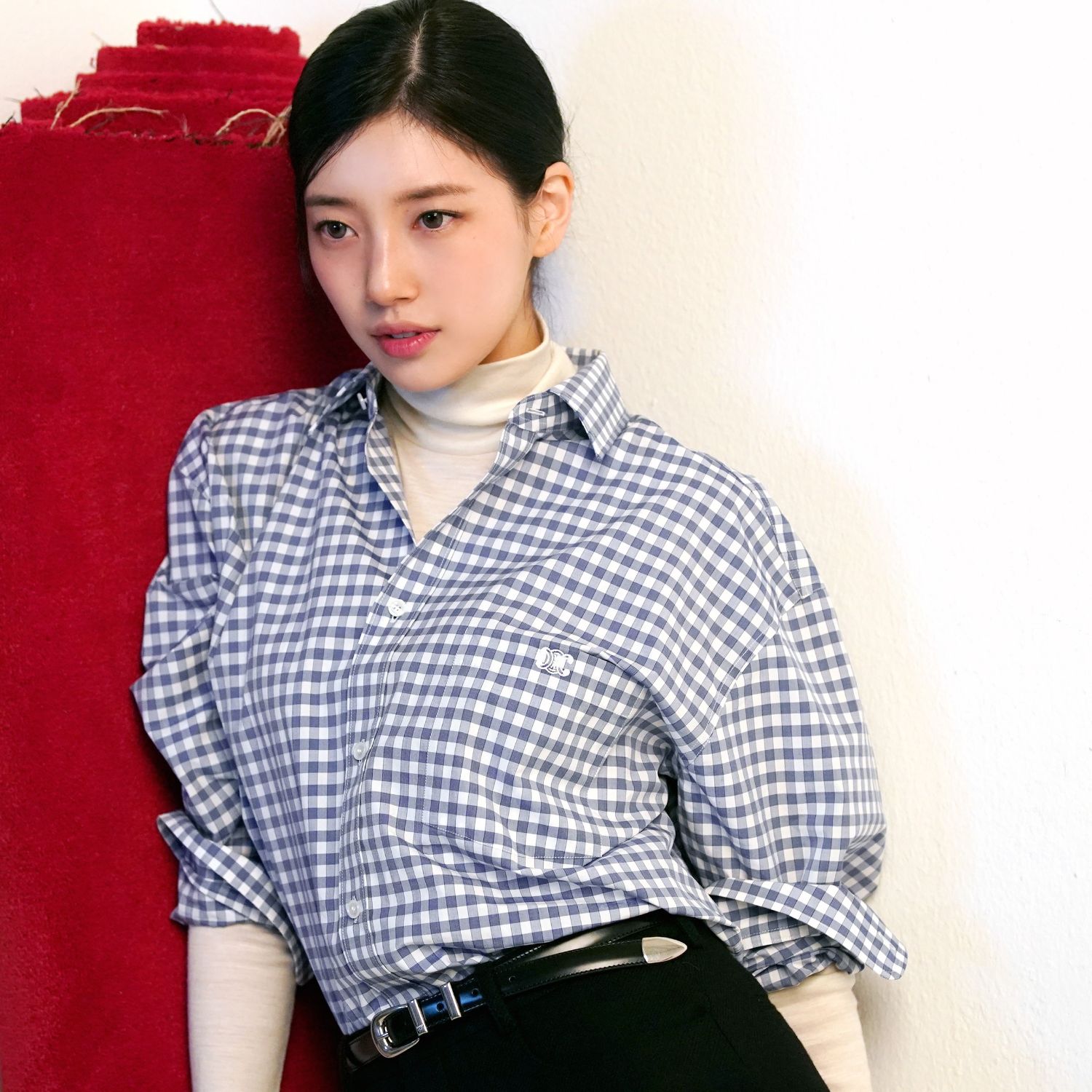 A moment captured by Suzy's fan