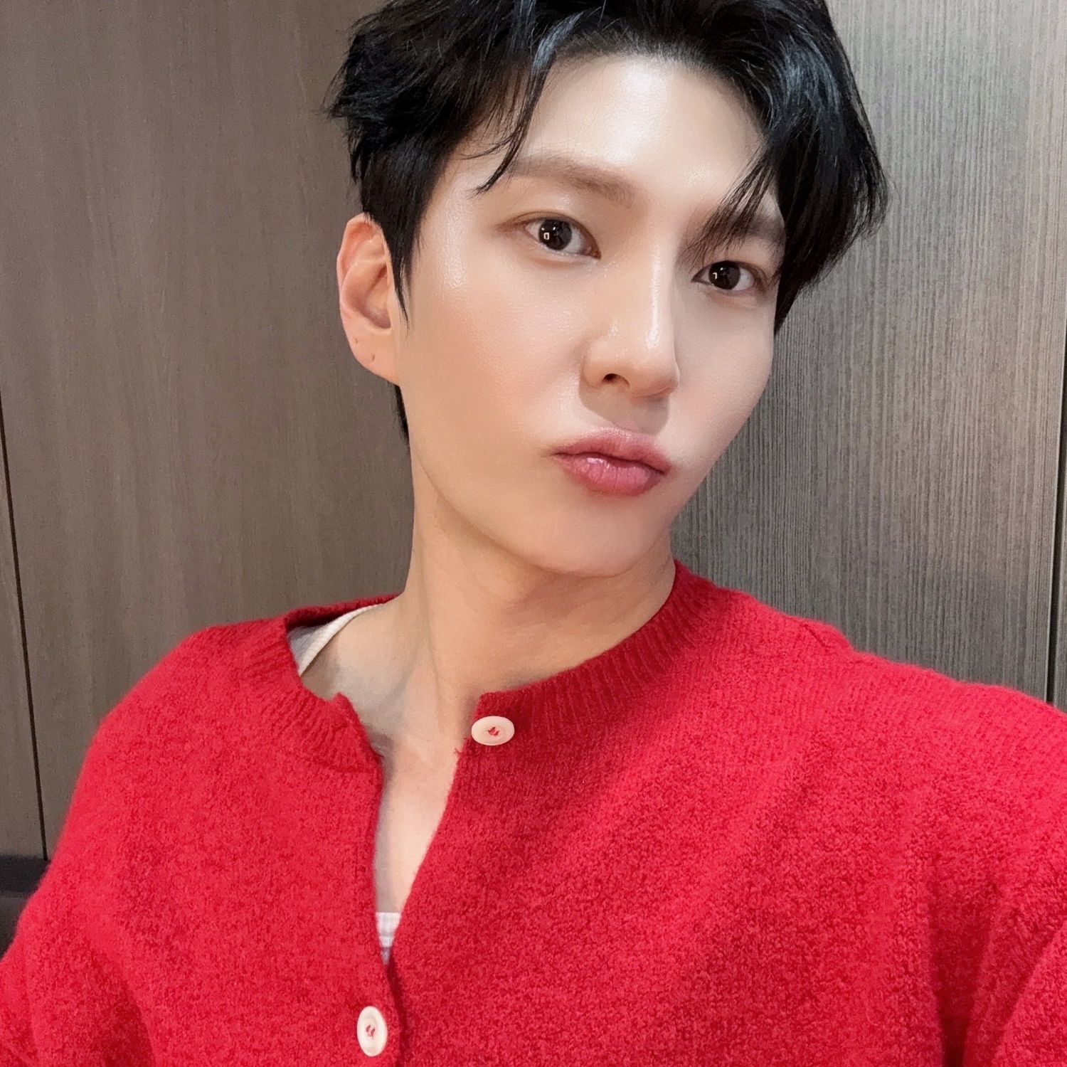 Posting K-POP populer yang disukai penggemar