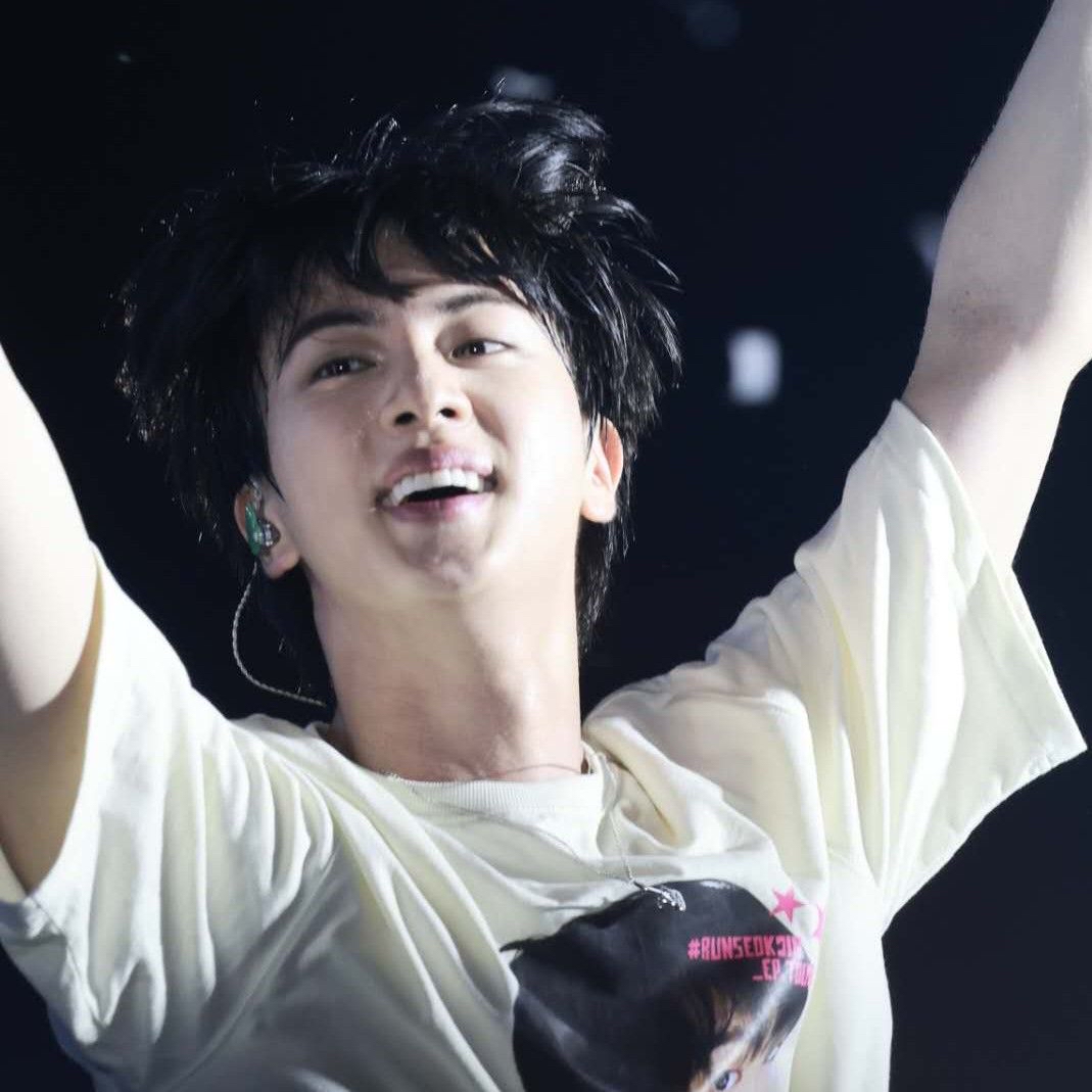 Behind-the-scenes cut of Jin (BTS)