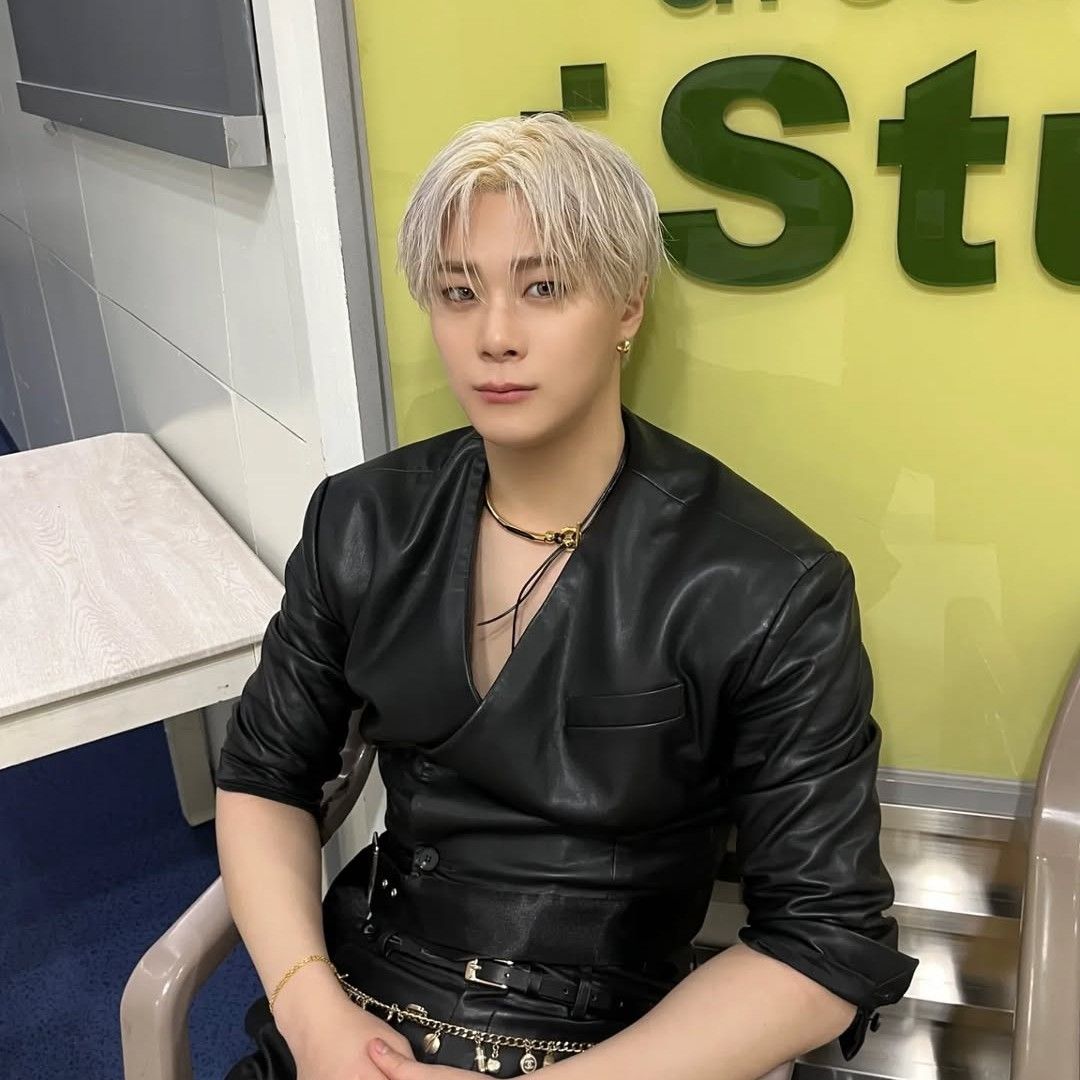 A moment captured by Moonbin (ASTRO)'s fan