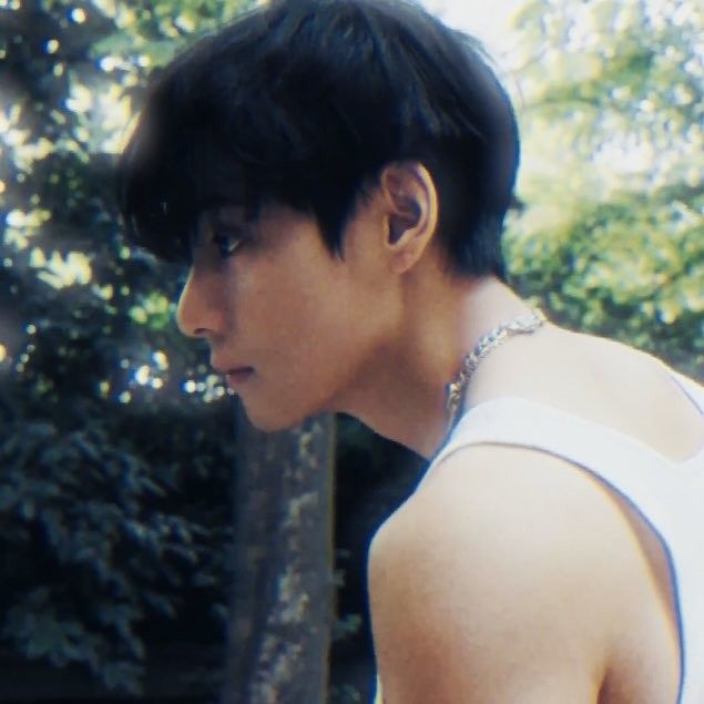 뷔 (방탄소년단)의 비하인드 컷