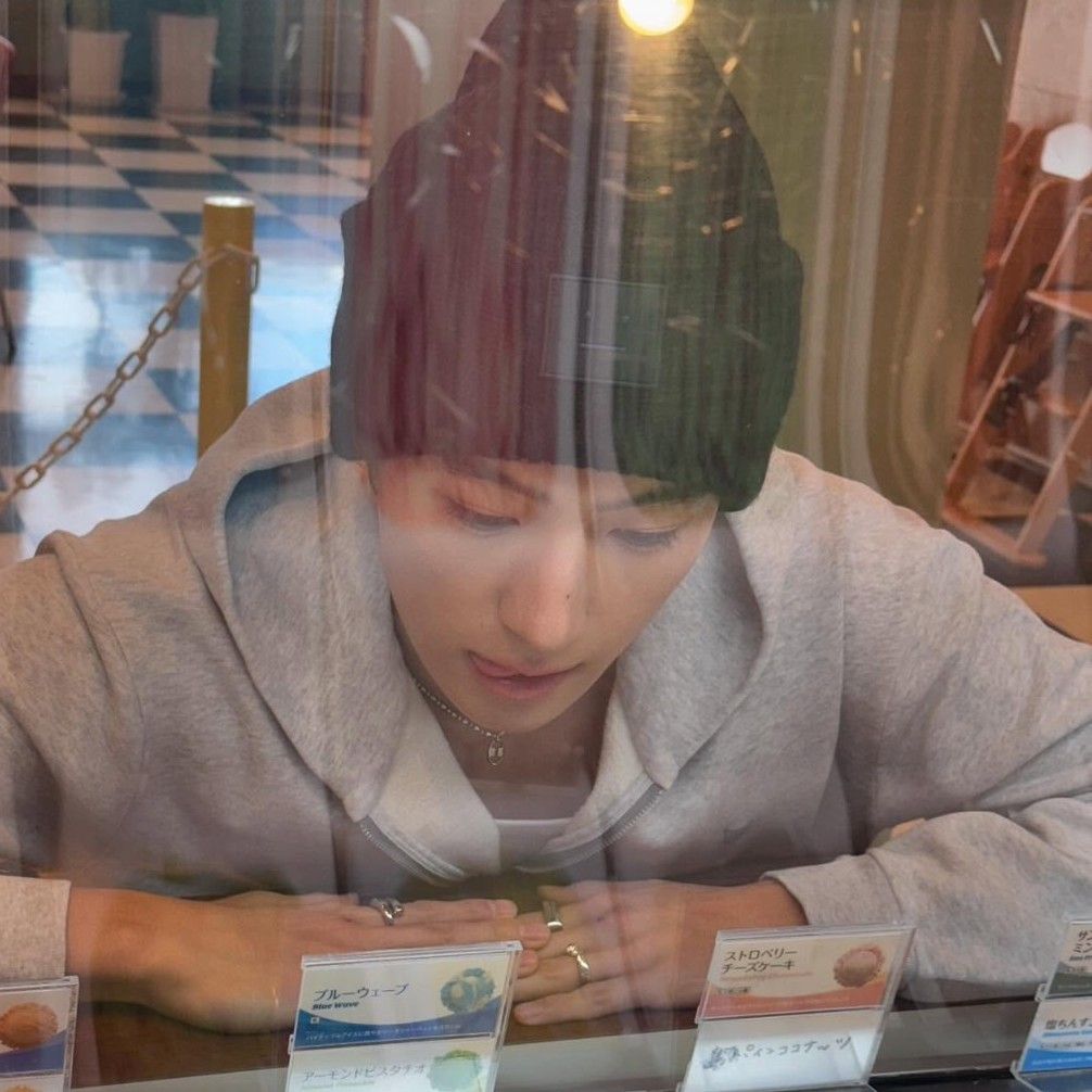 Latest photo of Hyunjae (THE BOYZ)