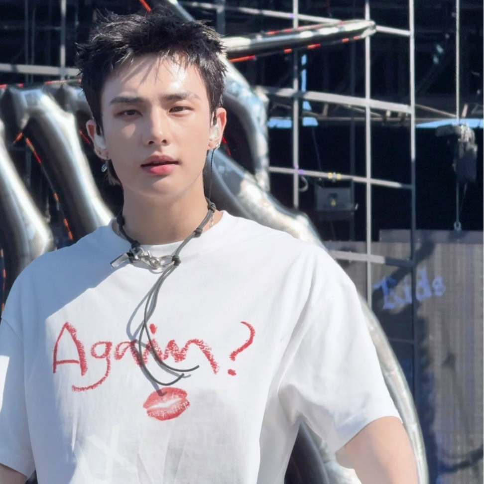 Behind-the-scenes cut of Hyunjin (Stray Kids)