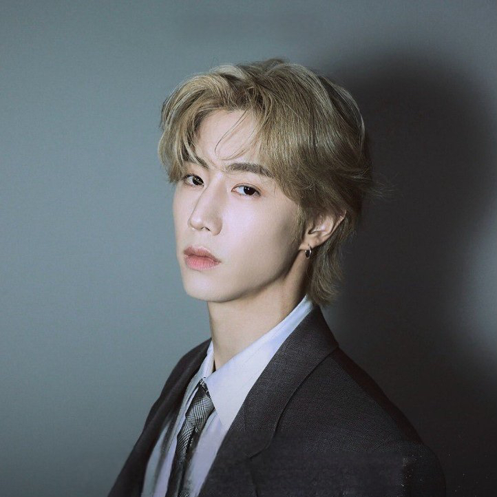 A moment captured by Mark (GOT7)'s fan