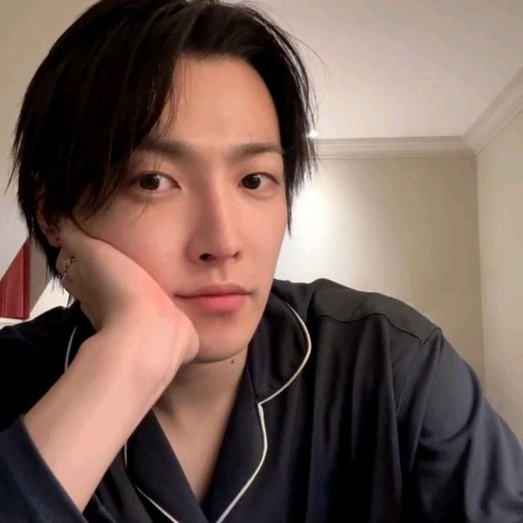 Latest photo of Hongjoong (ATEEZ)