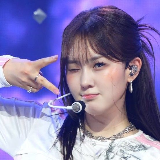 Recent activity shot of Kim Chaehyun (Kep1er)
