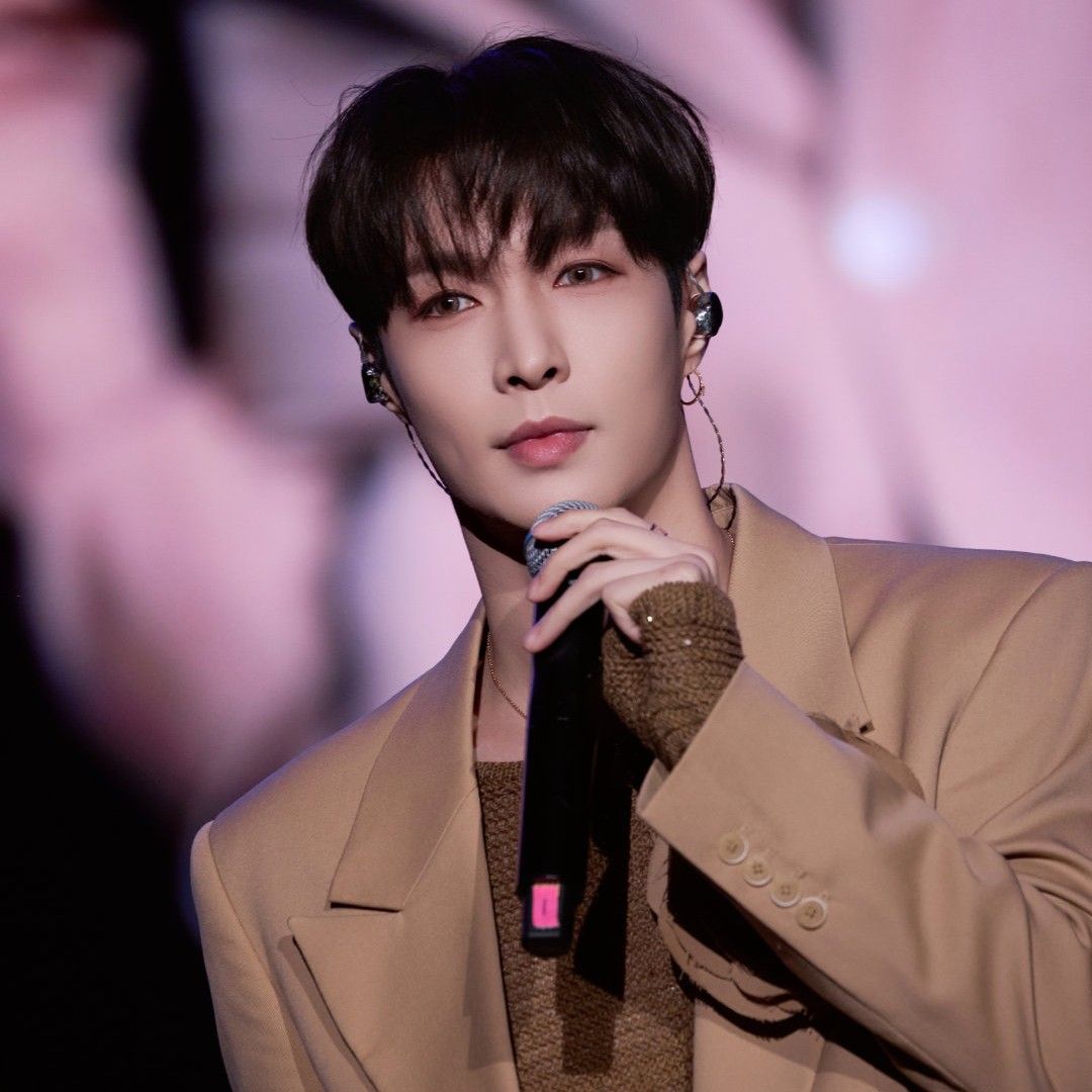 A moment captured by Lay (EXO)'s fan