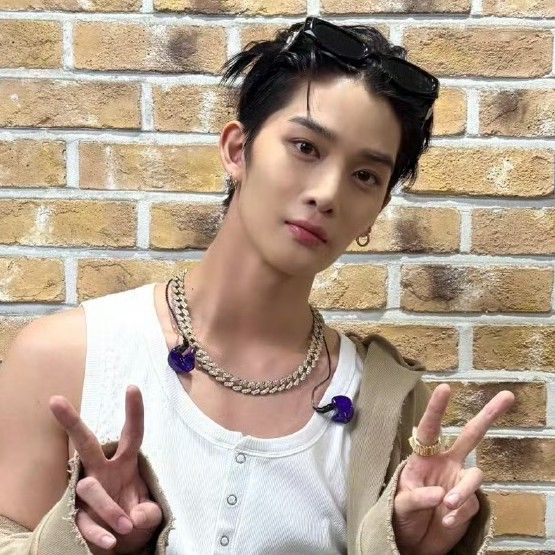 Latest photo of Bae Jinyoung