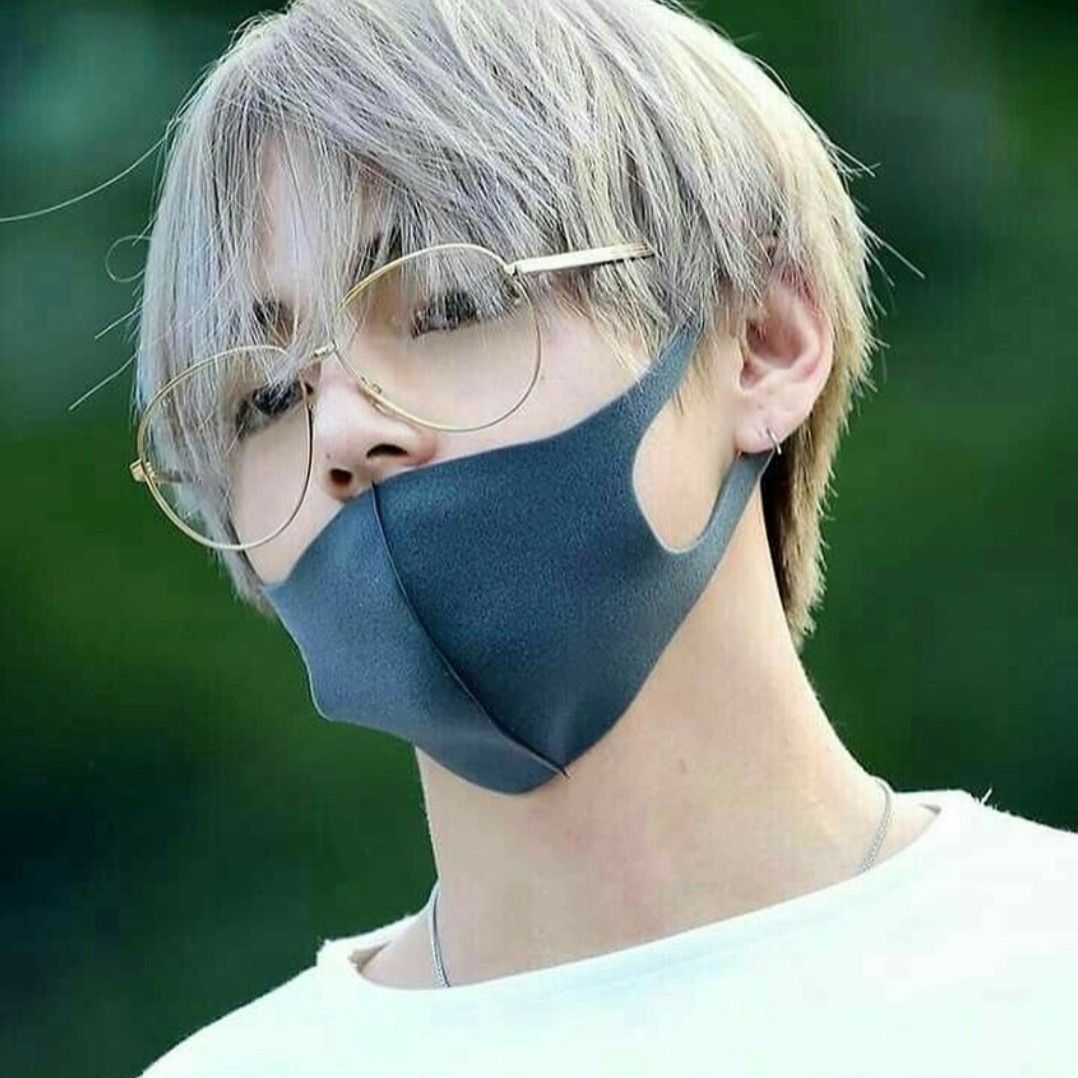 Behind-the-scenes cut of V (BTS)