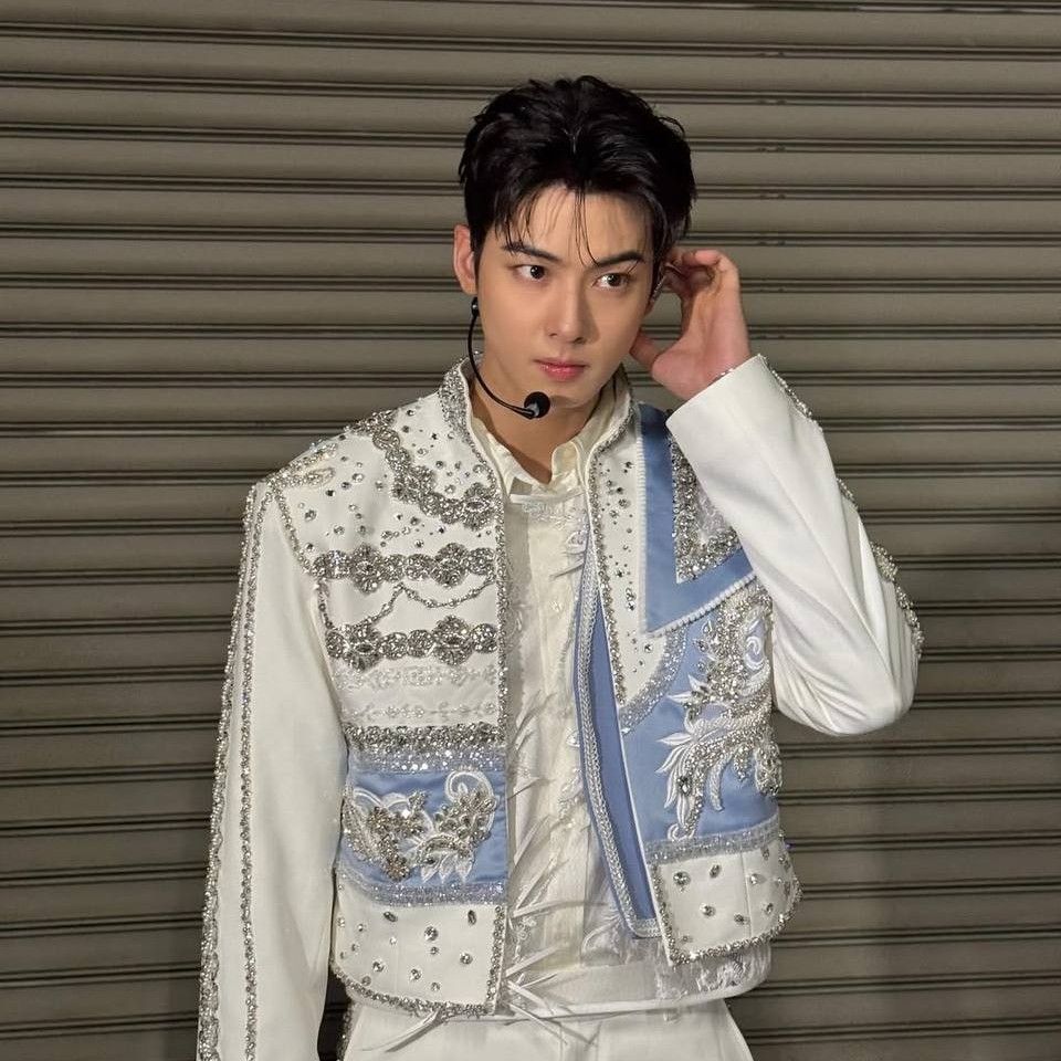 Latest photo of Eunwoo (ASTRO)