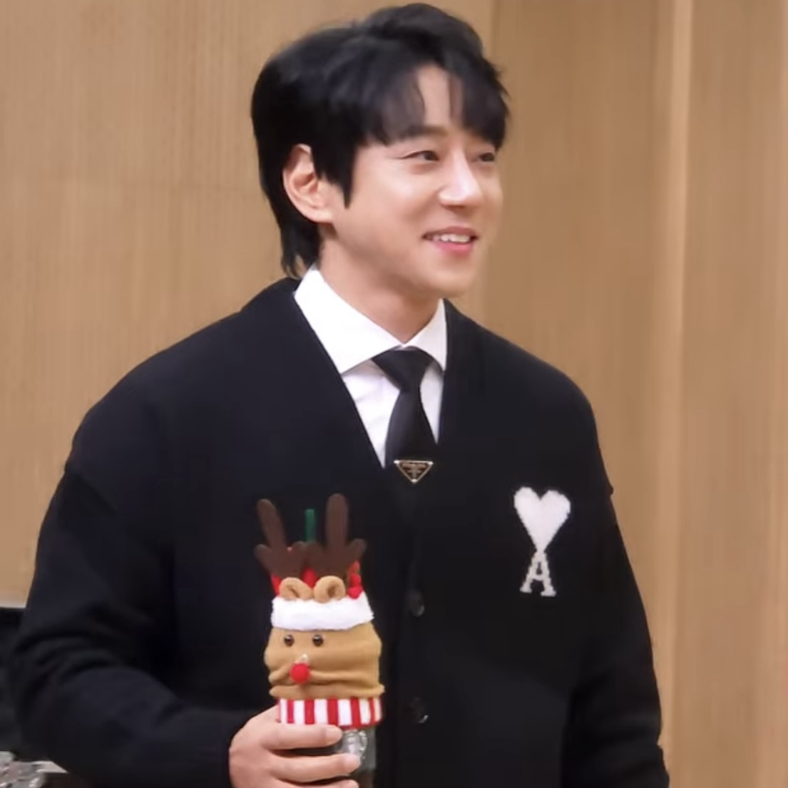 A moment captured by Hwang Chiyeol's fan