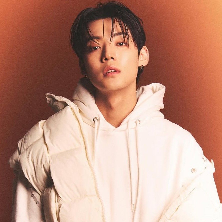 Behind-the-scenes cut of Chan (A.C.E)