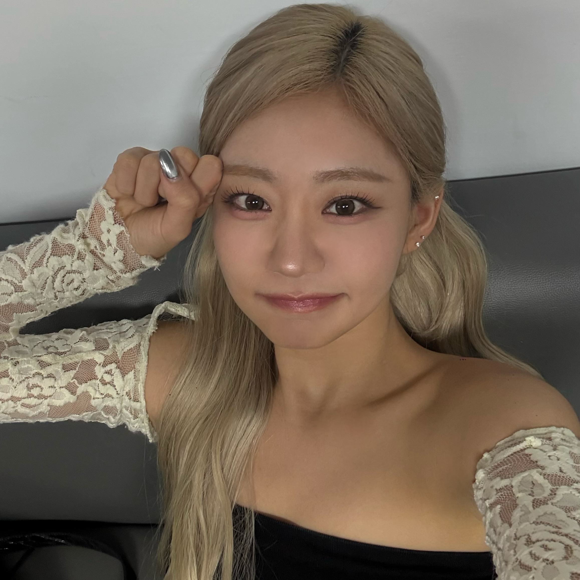 Julie (KISS OF LIFE)的最新照片