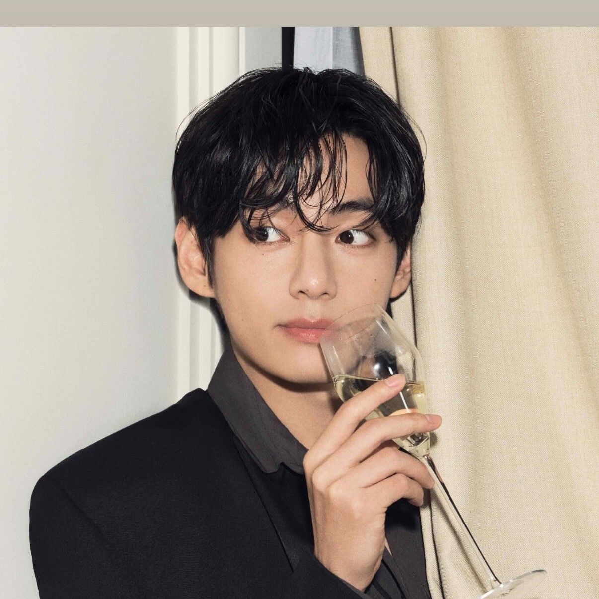 Recent activity shot of V (BTS)