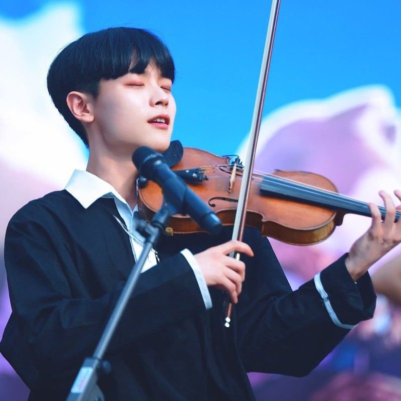 Latest photo of Shin Yechan (LUCY)