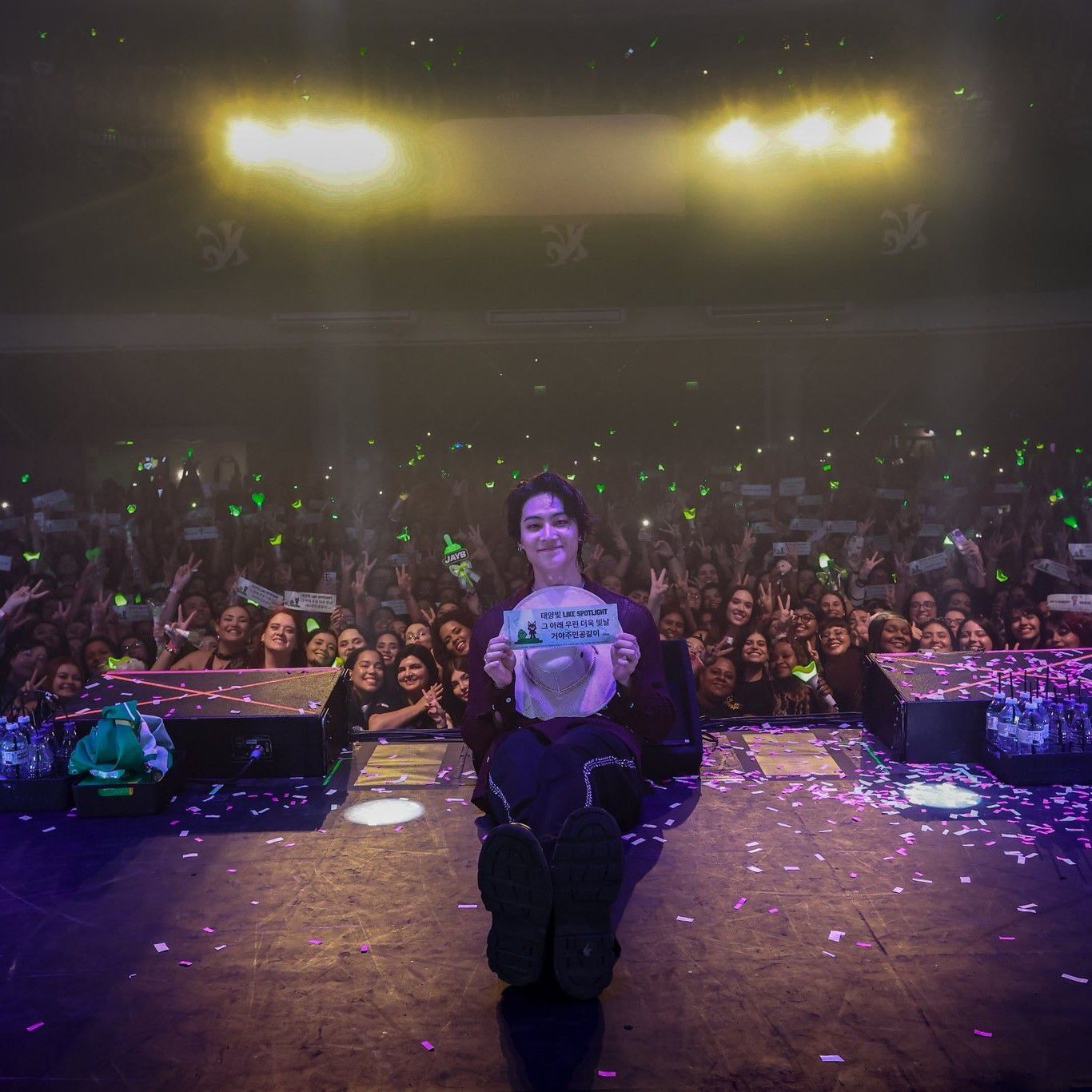 Latest photo of JAY B (GOT7)