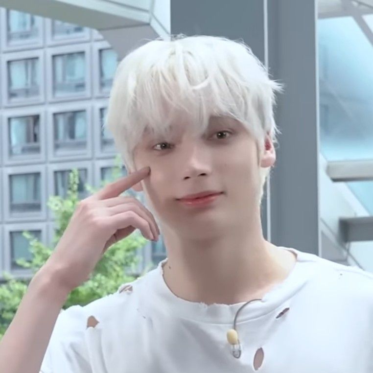 Latest photo of HueningKai (TOMORROW X TOGETHER)