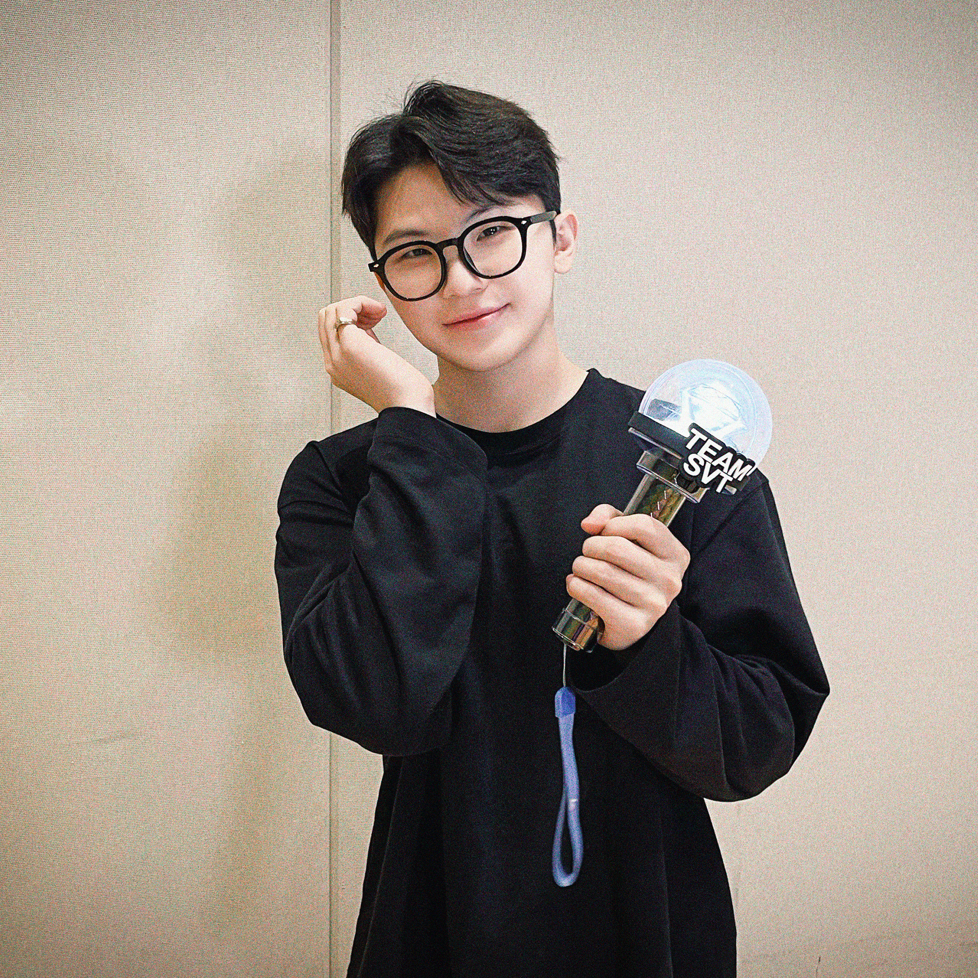 A moment captured by Woozi (SEVENTEEN)'s fan