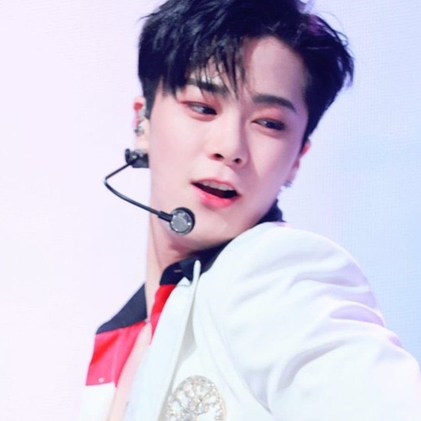 A moment captured by Moonbin (ASTRO)'s fan