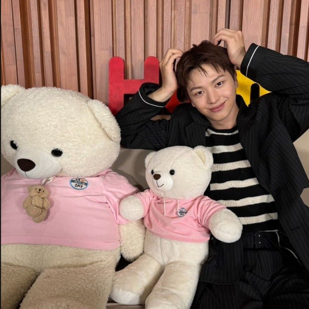 Latest photo of Yook Sungjae (BTOB)