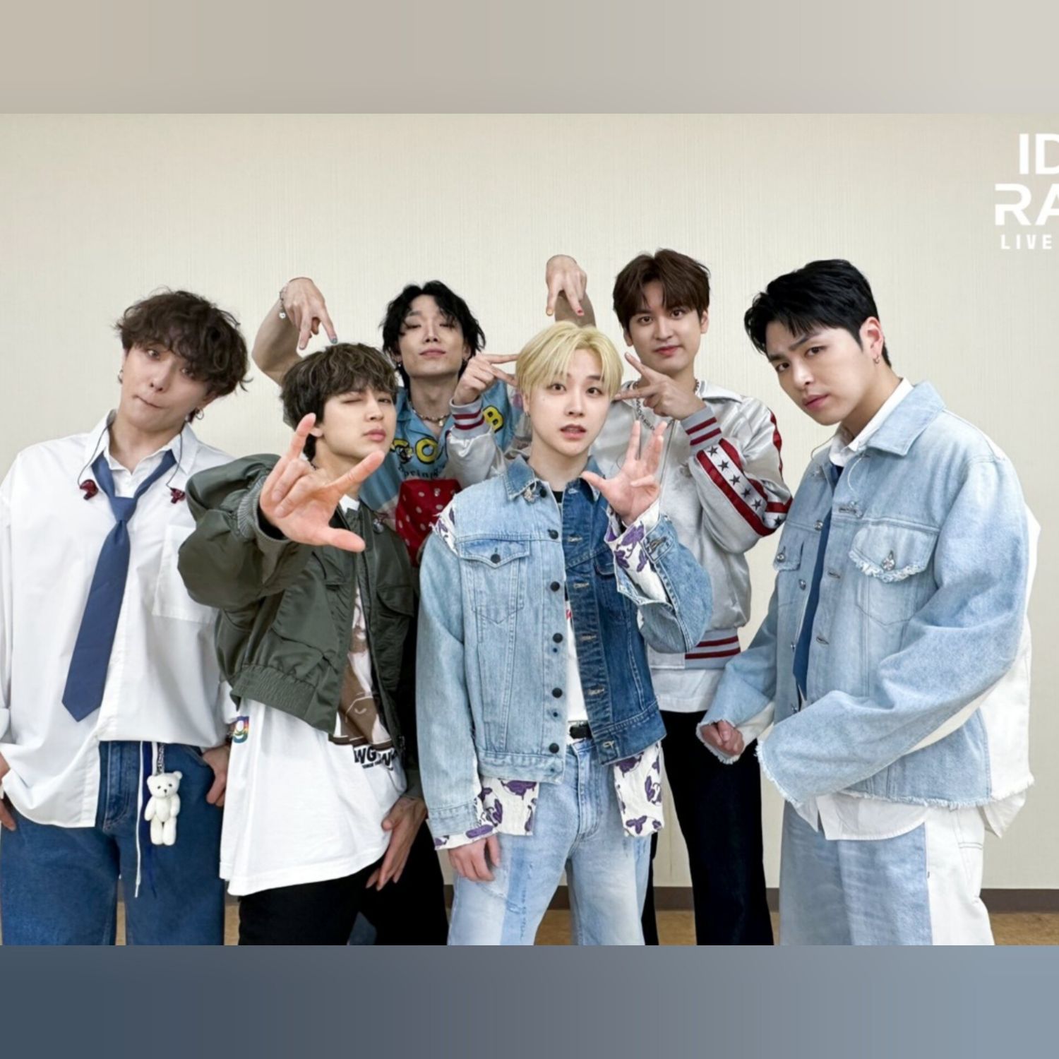 Foto aktivitas terbaru iKON