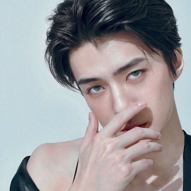Foto aktivitas terbaru Sehun (EXO)