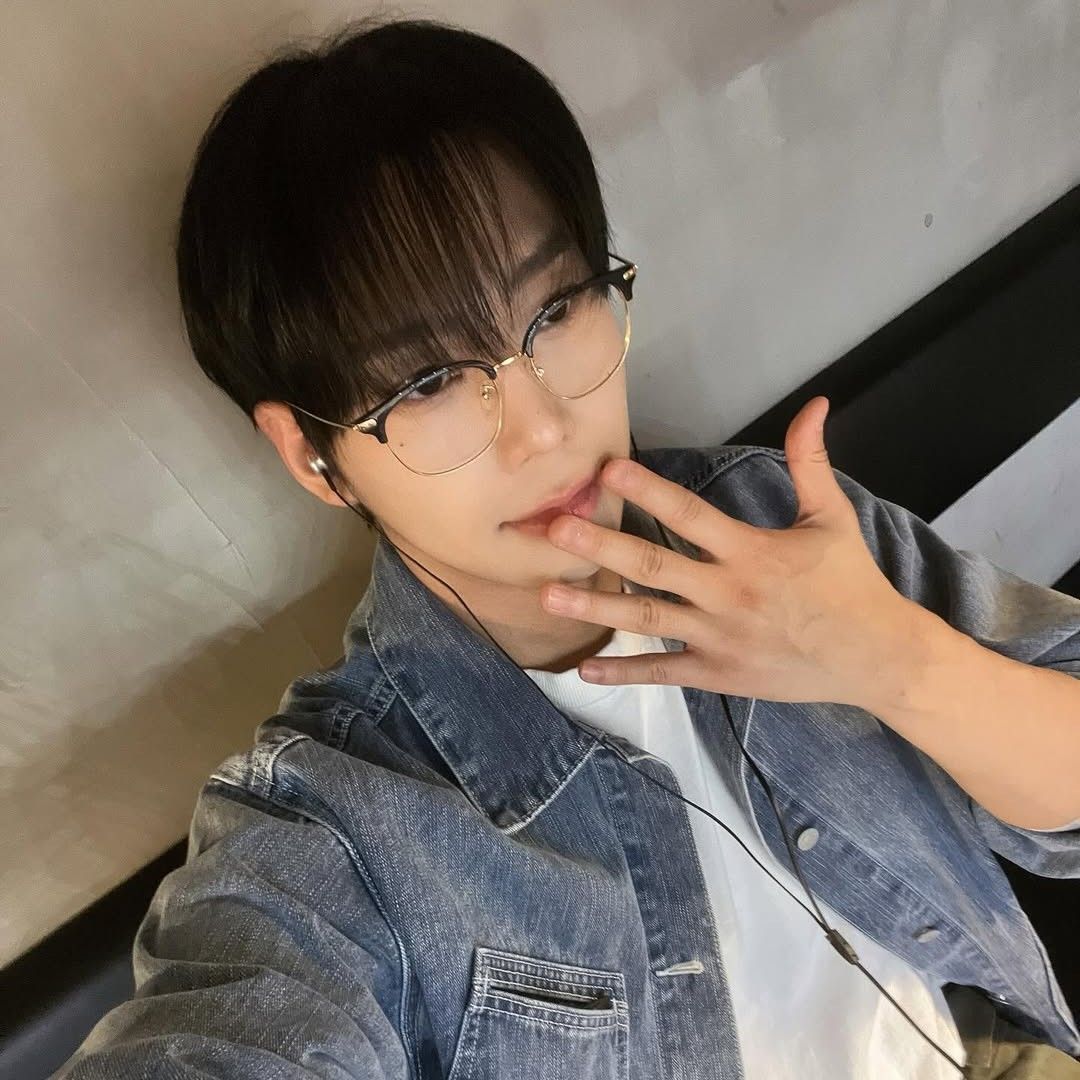 Behind-the-scenes cut of Junseo (BAE173)