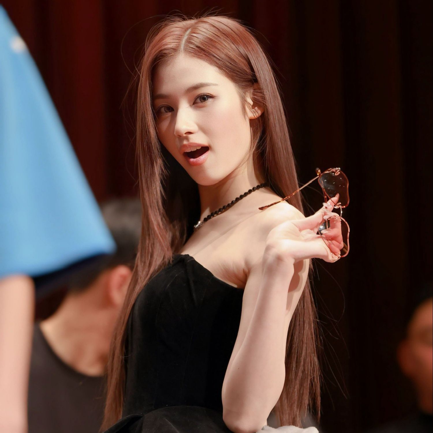 Momen yang diabadikan oleh penggemar Sana (TWICE)