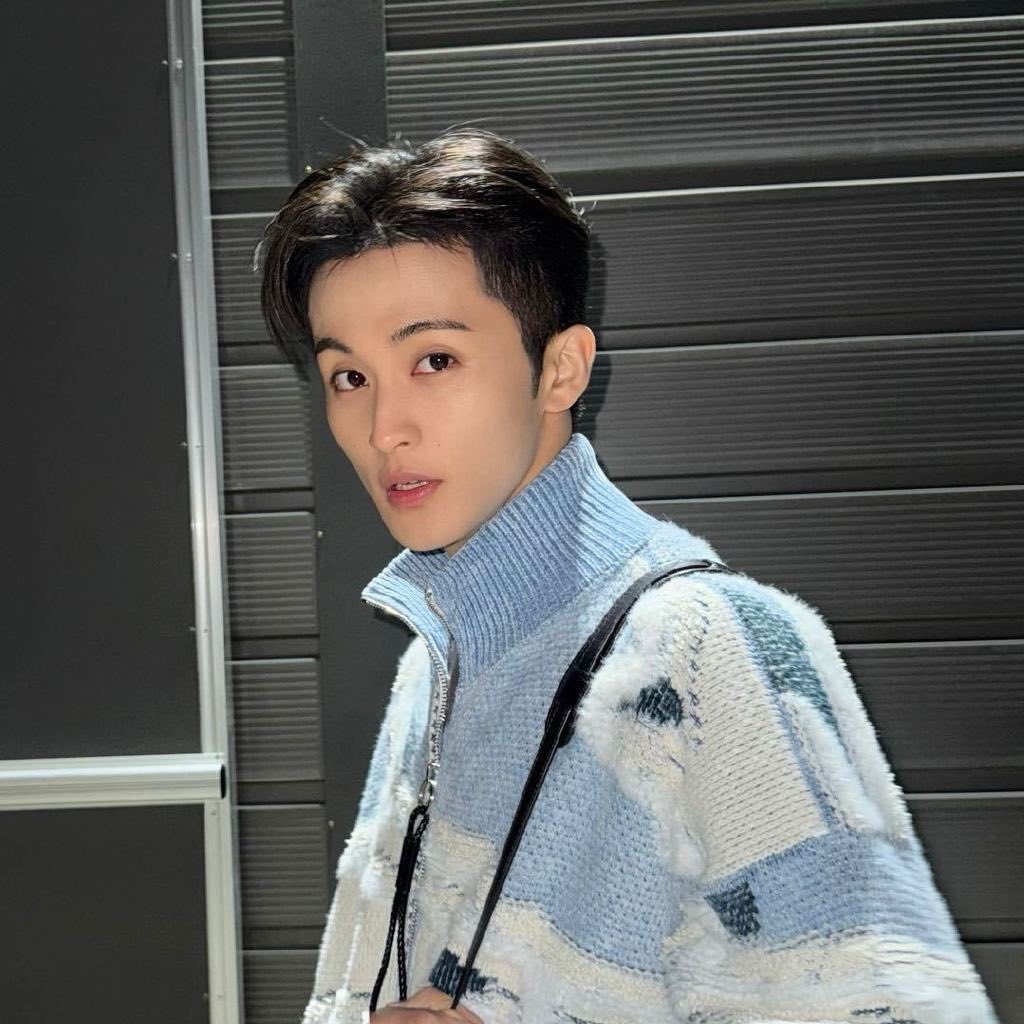Behind-the-scenes cut of Mark (NCT 127, NCT DREAM)
