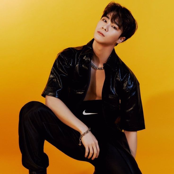 Behind-the-scenes cut of Moonbin (ASTRO)